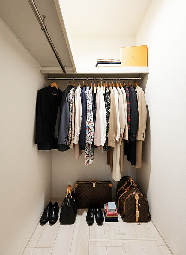 本画像はAIがCGで家具作成しており、実際の現地に家具は設置されておりません。また、販売価格に家具等は含まれておりません。