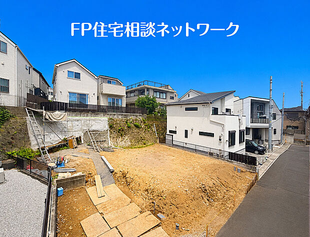 家族の成長とともに永く穏やかに住み続けられる住まい。カースペース2台を確保し、快適な新生活を叶えます。