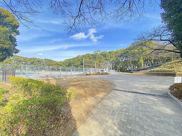 常盤公園（約1,300m）