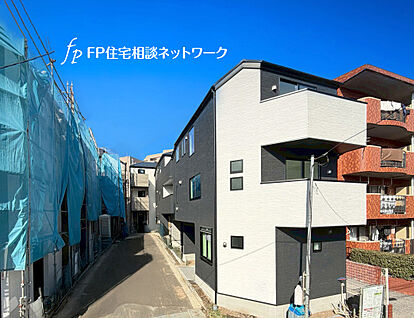 車通りの少ない前面道路