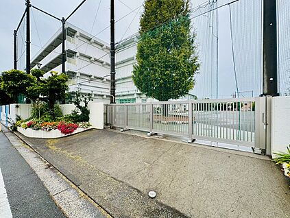 横浜市立新吉田第二小学校 900ｍ