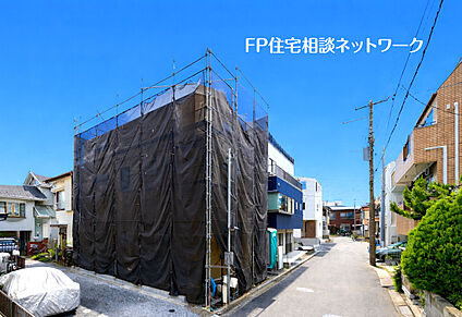 車通りの少ない前面道路