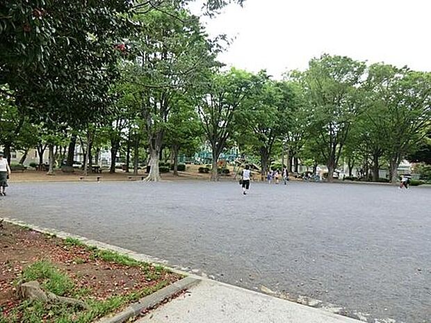 神木公園(約600m)