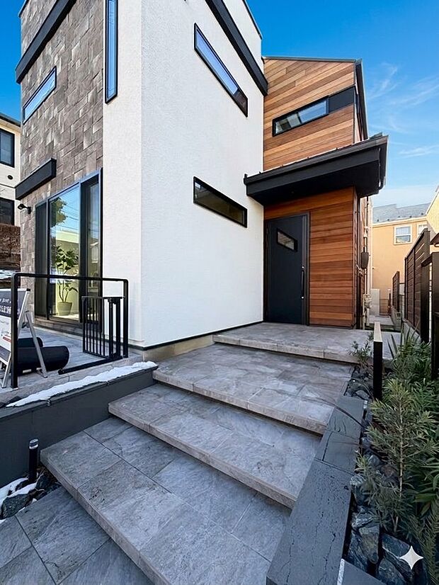 【子育てに最適な住環境】閑静な住宅地で子育て家族にピッタリ。毎日のお散歩も快適な緑に恵まれたエリアで、自然に包まれた穏やかな暮らしを実現するための、ゆとりある住環境が整っています。