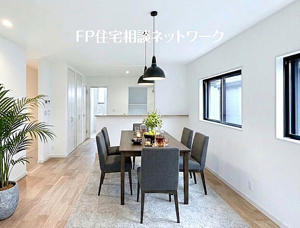 【家族団らんのダイニング】本画像はAIがCGで家具作成しており、実際の現地に家具は設置されておりません。また、販売価格に家具等は含まれておりません。