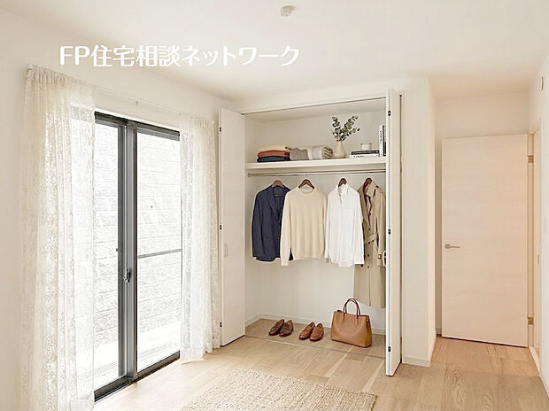 【全室収納付きですっきり快適】本画像はAIがCGで服・小物等作成しており、実際の現地に服・小物等は設置されておりません。また、販売価格に服・小物等は含まれておりません。