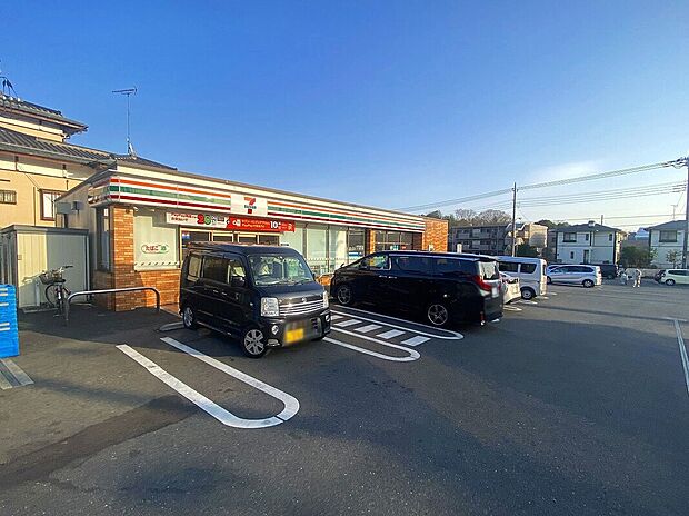 セブンイレブン横浜美しが丘西保木店(約400m)