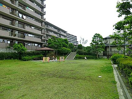 東本郷六丁目第二公園 300ｍ