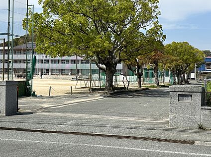 防府市立桑山中学校 約2.2kｍ(徒歩約31分)