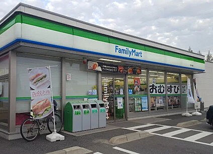 ファミリーマート王喜店 約650ｍ(徒歩約9分)