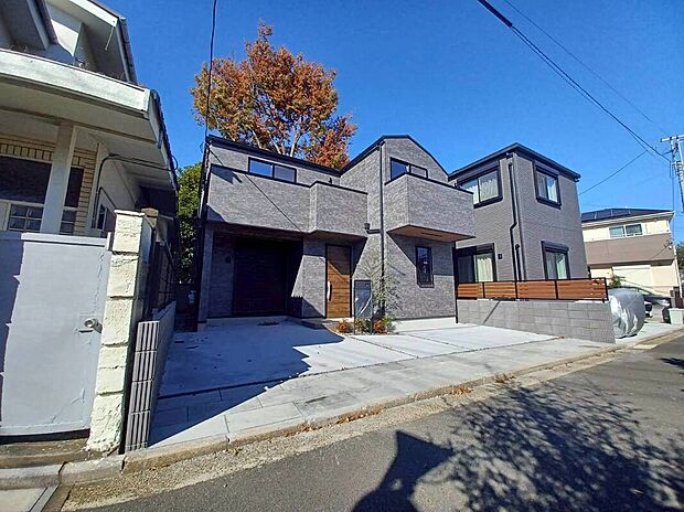 【外観】
シンプルながら重厚感もあるスタイリッシュデザイン(令和７年１１月１７日撮影)