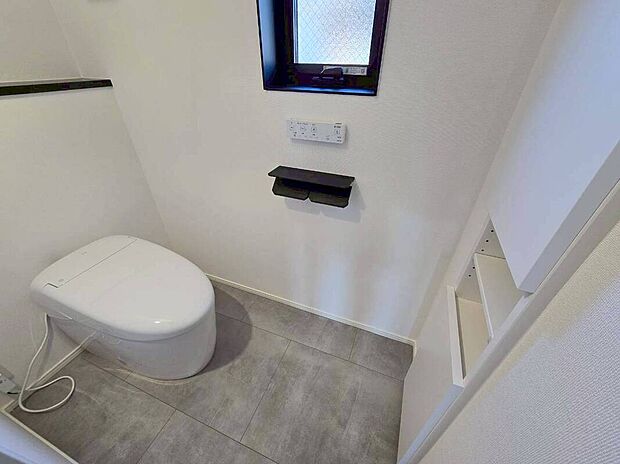 【トイレ施工例】■モデルハウスのご案内や、ショールームにてキッチン等水回り設備や、フローリング等の建材や外壁材の実物をご覧頂けます
■お気軽にお問合せ下さい
