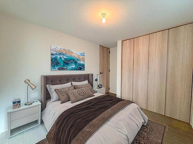 【洋室】
シンプルな色調の居室は清潔感があり落ち着いた空間です。家具はCGです♪