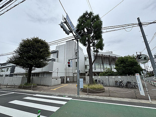 杉並区立高井戸第二小学校(約321m)