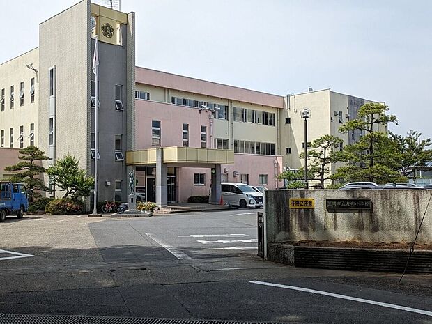 友部小学校