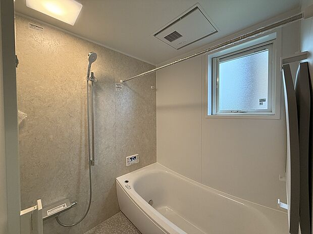 【浴室】浴室が1.25坪あり、通常より広い洗い場で子どもとゆったりバスタイムを楽しめます。