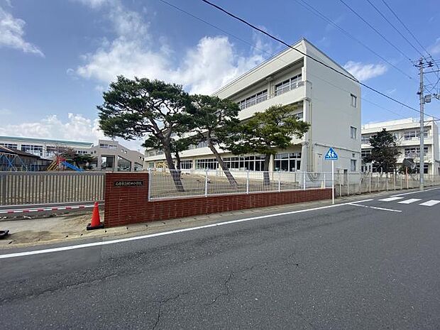 蛇田小学校　約1060ｍ（約1,060m）