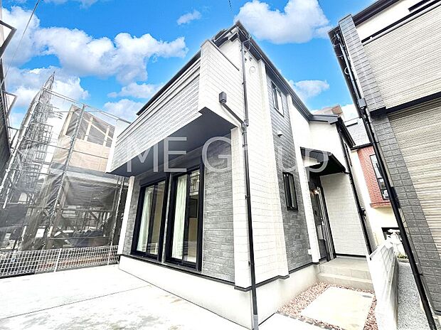 堂々完成！たっぷりの陽光と開放感に包まれる明るい住まい。   