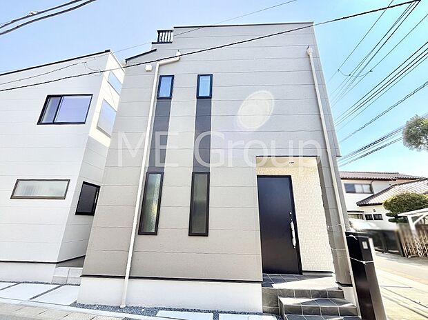 洗練された外観、上質な住空間が広がる室内は永く安心して過ごせる住居です。