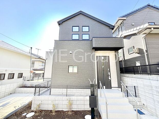 堂々完成！たっぷりの陽光と開放感に包まれる明るい住まい。   