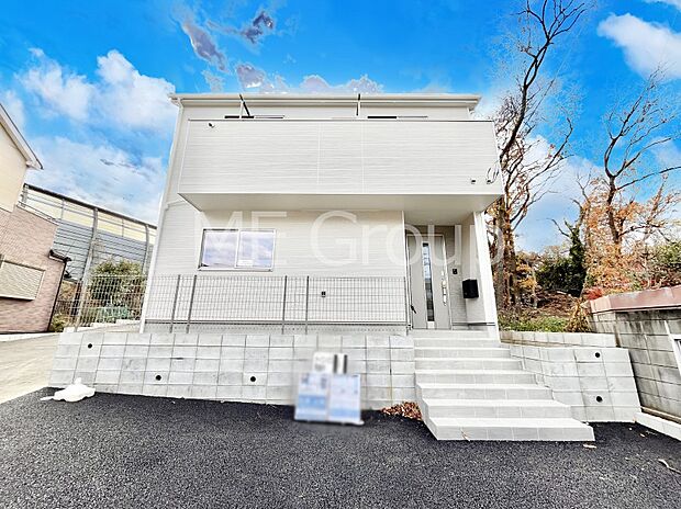 堂々完成！たっぷりの陽光と開放感に包まれる明るい住まい。 