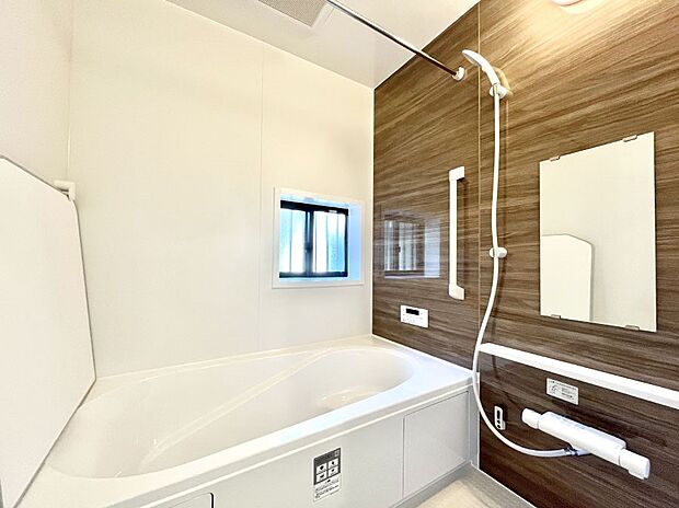 落ち着いた雰囲気でゆっくりお寛ぎいただけるバスルーム