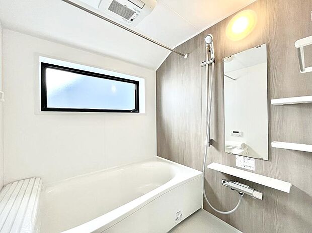 落ち着いた雰囲気でゆっくりお寛ぎいただけるバスルーム