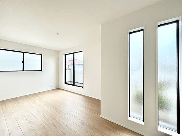 明るいバルコニーサイドに洋室を設置。目覚めの良い寝室に。