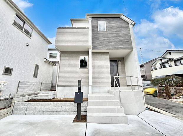 たっぷりの陽光と心地よい風が舞い込む住まい