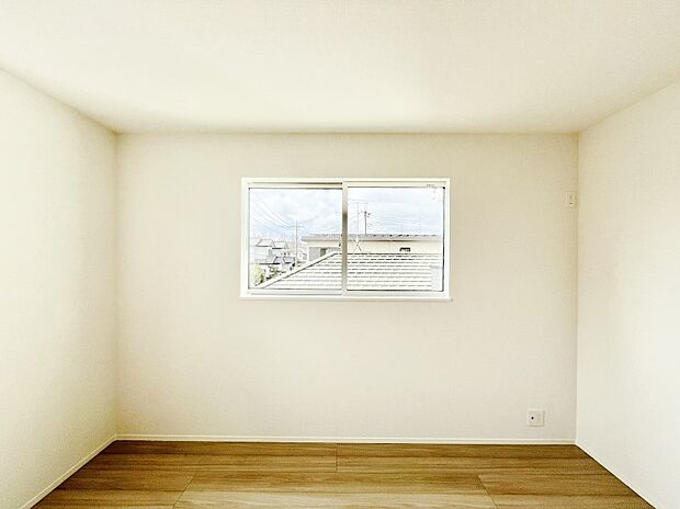 窓からのやさしい光が心地よいプライベートルーム