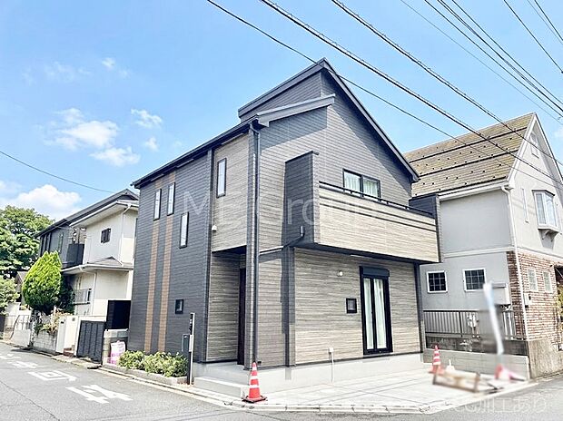 洗練された外観、上質な住空間が広がる室内は永く安心して過ごせる住居です。