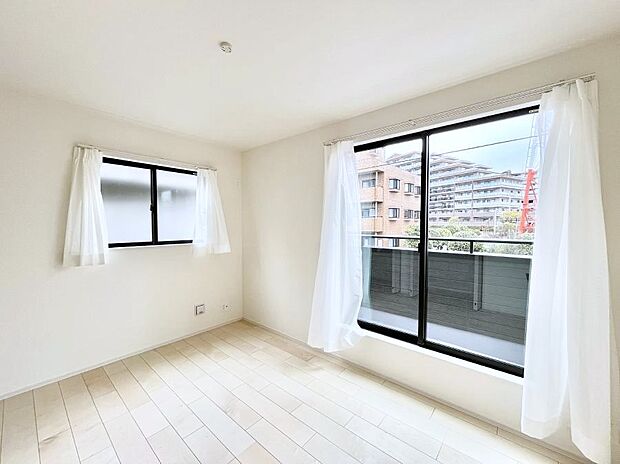 2面採光を確保した明るい空間。家族みんなが快適な暮らしを実現する設計です。