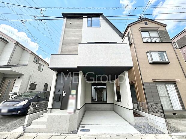 洗練された外観、上質な住空間が広がる室内は永く安心して過ごせる住居です。