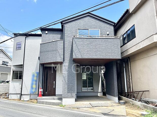 洗練された外観、上質な住空間が広がる室内は永く安心して過ごせる住居です。 