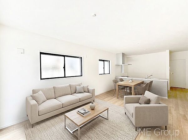 家族の和やかな会話が聞こえてきそう。開放感のあるリビングです。※家具はCGです  