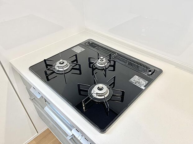 【三ツ口コンロ】三口ガスコンロでお料理が一気にはかどりそう    