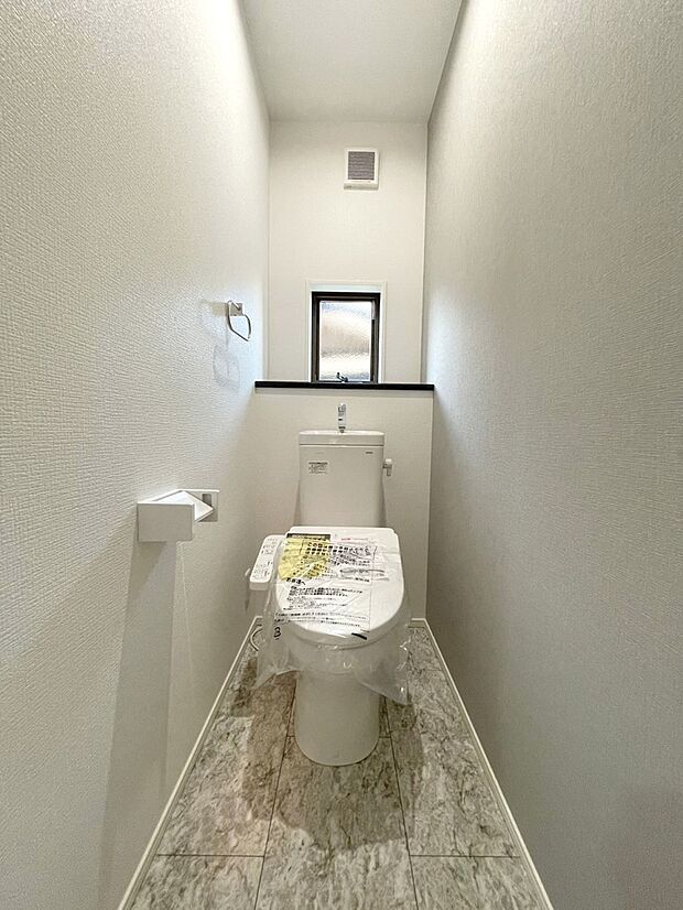 【トイレ】清潔感あるシャワートイレ