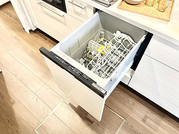 【食洗機】面倒なお片づけは食洗機にお任せ！家事の負担が減って、時間にも気持ちにもゆとりができます。