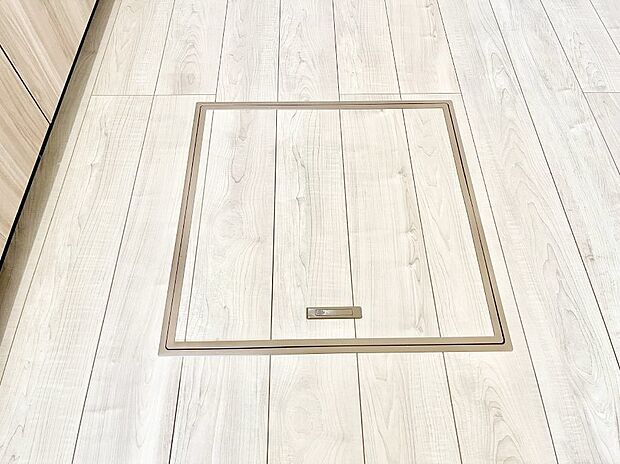 【床下収納】床下収納付き！日用品・非常用品の収納にも大活躍。