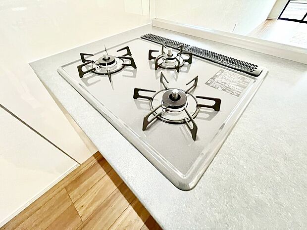 【ガスコンロ】三口ガスコンロでお料理が一気にはかどりそう  