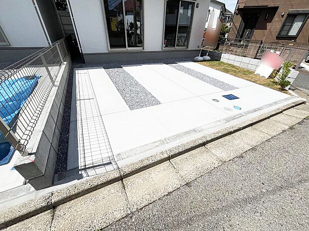 【駐車場】並列２台駐車可能なゆとりのカースペース 