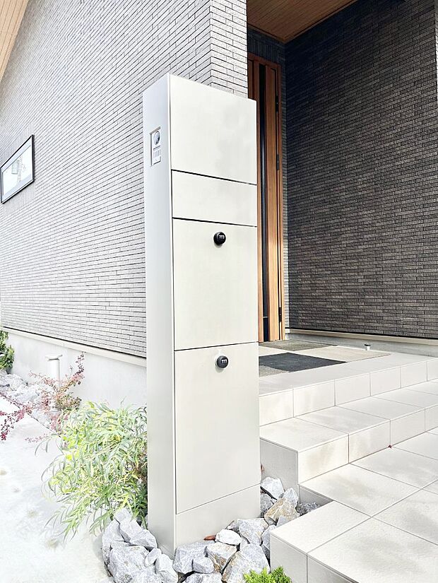 【その他現地】表札・インターホン・ポストをひとつに集約