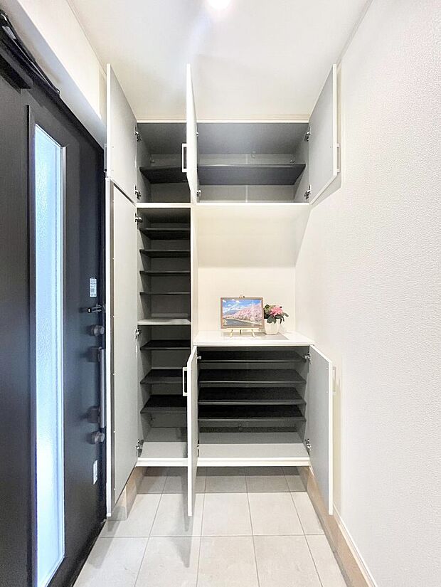 【収納】収納力ある下駄箱の活用で玄関廻りはいつでもスッキリ