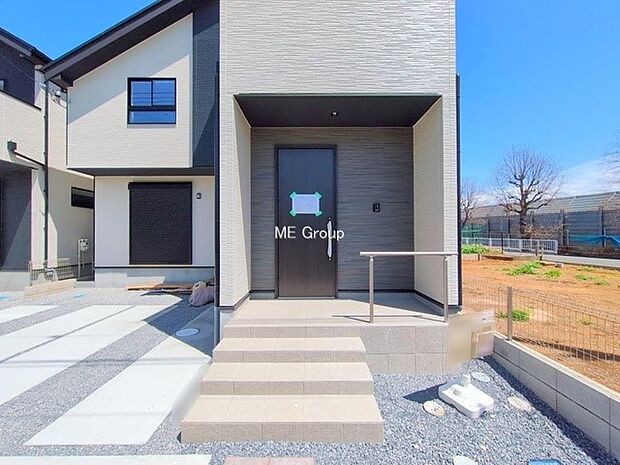 【玄関】大切な家族、来客を出迎える玄関。