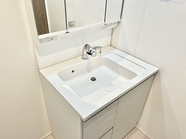 【ハンドシャワー水栓】ハンドシャワー付き!使いやすい洗面台。