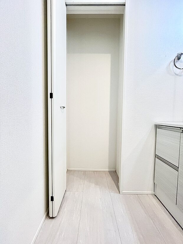 【リネンスペース】便利なリネン庫で、スッキリした使いやすい洗面室に