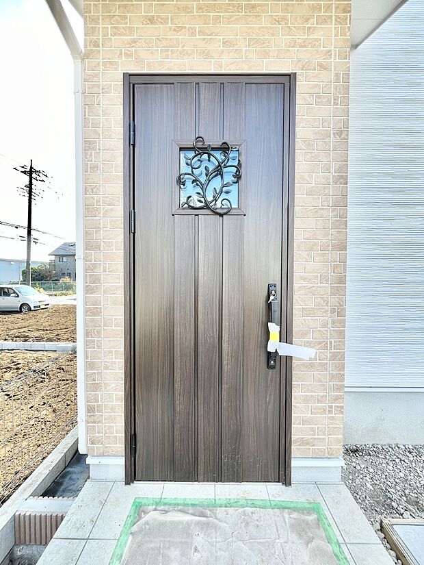 【玄関】大切な家族、来客を出迎える玄関。