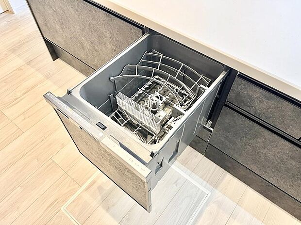 【食洗機】面倒なお片づけは食洗機にお任せ！家事の負担が減って、時間にも気持ちにもゆとりができます。