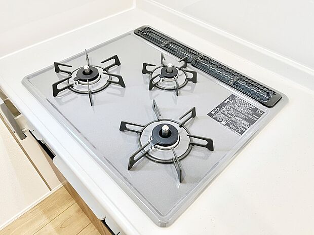 【ガスコンロ】三口ガスコンロでお料理が一気にはかどりそう  