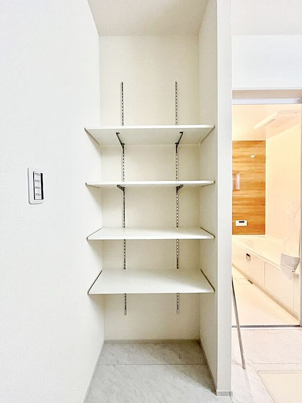 【リネン庫】タオルやバスローブ、パジャマなどたっぷりしまえて洗面周りスッキリ！